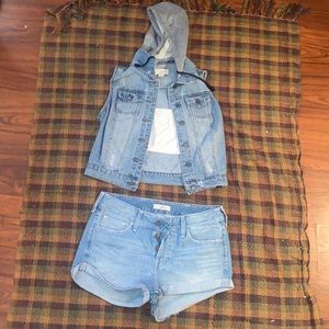 Hollister Jean shirts w Jean vest